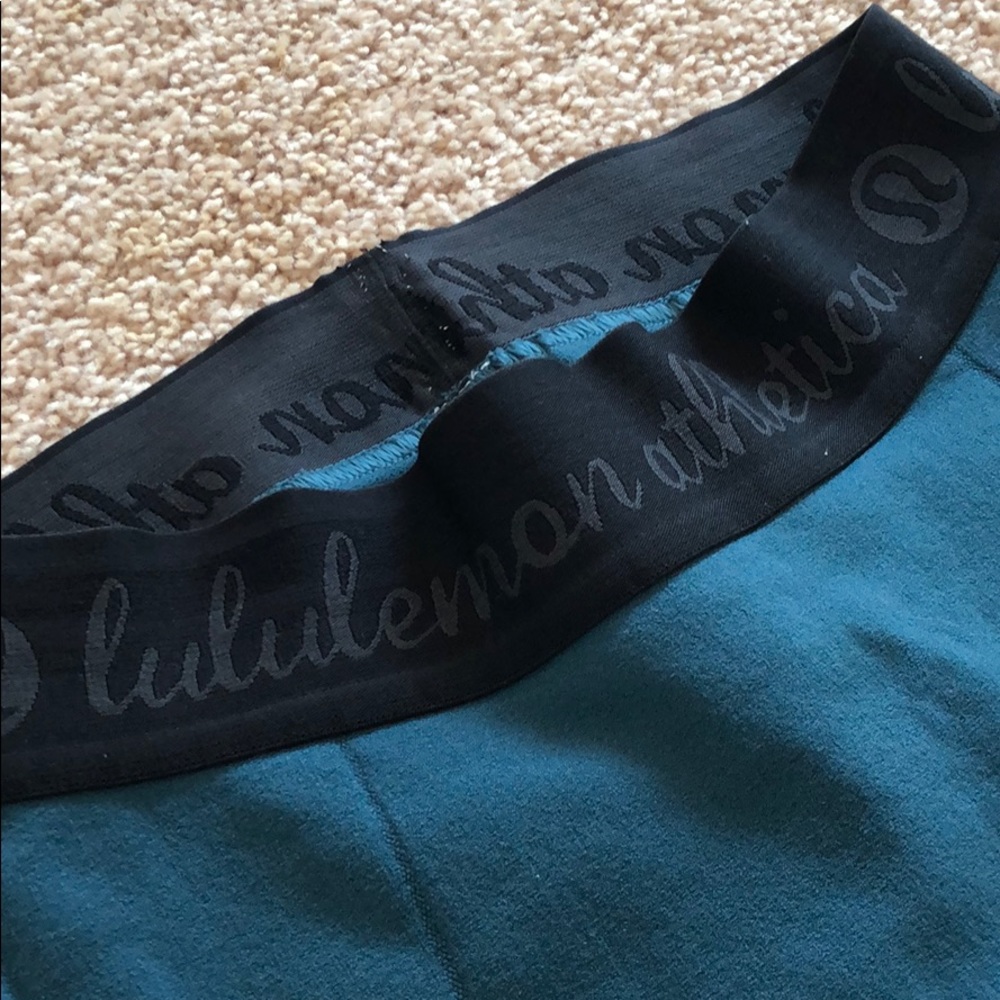 Lulu teal leggings size 4